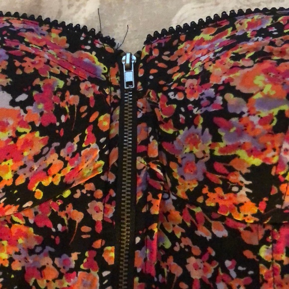 Strapless floral mini dress - Picture 6 of 8